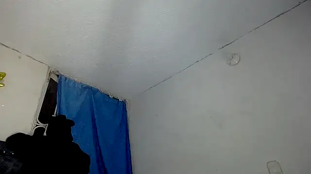 Snapshot of Queenjenn__ chatting on 12.20.24 Queenjenn   online show from 12.20.24