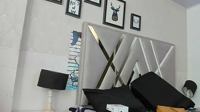 Snapshot of Queenjenn__ chatting on 01.25.25 Queenjenn   online show from 01.25.25