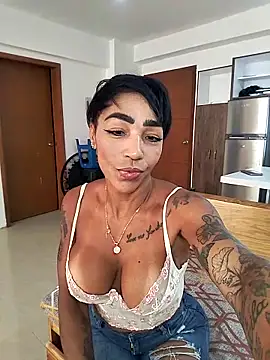Snapshot of Alison_fitness chatting on 02.25.25 Alison fitness online show from 02.25.25