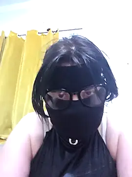 Snapshot of big_yoyo chatting on 12.18.25 big yoyo online show from 12.18.25