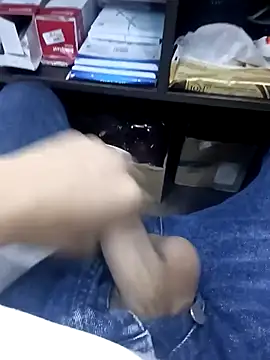 Snapshot of Steve98768 chatting on 10.09.25 Steve98768 online show from 10.09.25