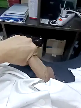 Snapshot of Steve98768 chatting on 11.20.25 Steve98768 online show from 11.20.25