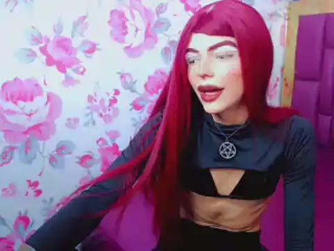 Snapshot of Luna_and_valery chatting on 01.18.25 Luna and valery online show from 01.18.25