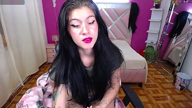 Snapshot of Kate_Laurence_ chatting on 02.24.25 Kate Laurence online show from 02.24.25