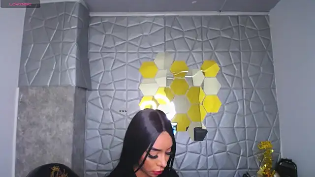 Tiffanny online show from 03.16.25