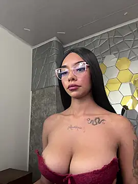 Tiffanny online show from 03.21.25