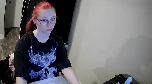 Snapshot of LilyFoxxx chatting on 12.10.24 LilyFoxxx online show from 12.10.24