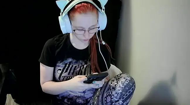 Snapshot of LilyFoxxx chatting on 12.15.24 LilyFoxxx online show from 12.15.24