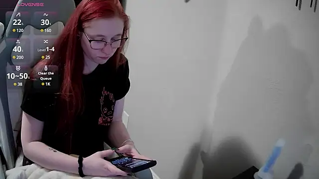 Snapshot of LilyFoxxx chatting on 12.27.24 LilyFoxxx online show from 12.27.24
