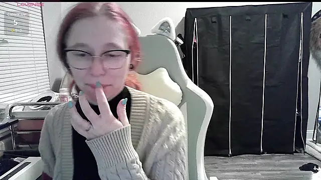 Snapshot of LilyFoxxx chatting on 01.12.25 LilyFoxxx online show from 01.12.25