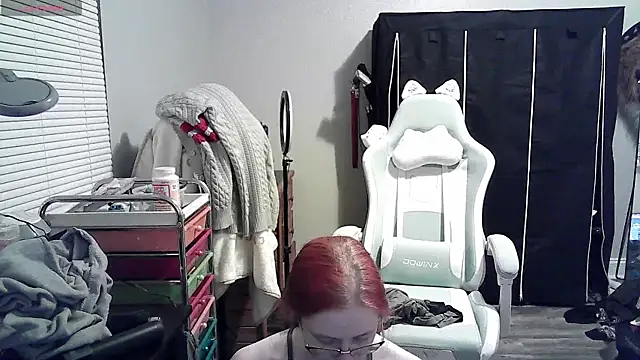 Snapshot of LilyFoxxx chatting on 01.19.25 LilyFoxxx online show from 01.19.25