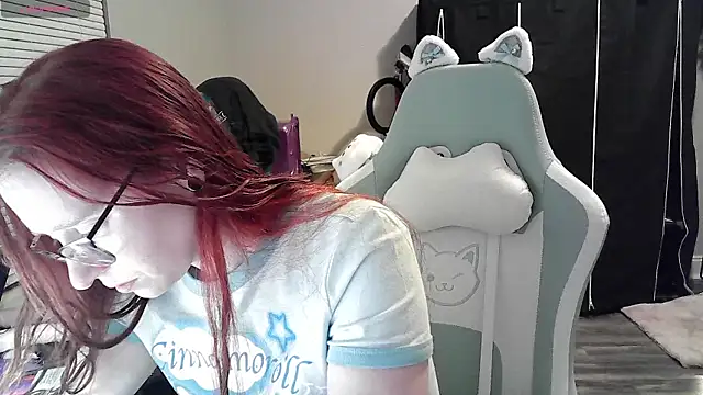 Snapshot of LilyFoxxx chatting on 01.27.25 LilyFoxxx online show from 01.27.25