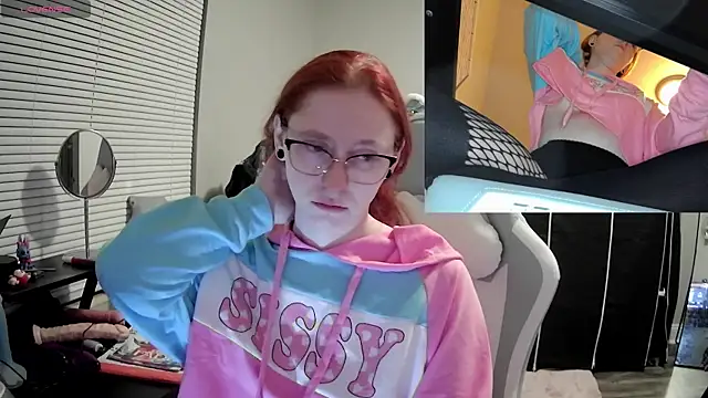 Snapshot of LilyFoxxx chatting on 02.02.25 LilyFoxxx online show from 02.02.25