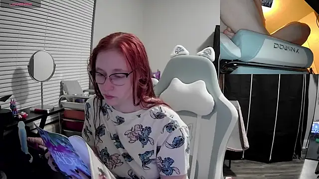 Snapshot of LilyFoxxx chatting on 02.03.25 LilyFoxxx online show from 02.03.25