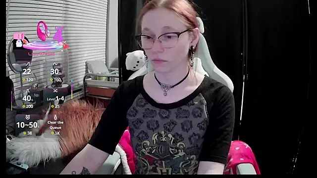 Snapshot of LilyFoxxx chatting on 03.05.25 LilyFoxxx online show from 03.05.25