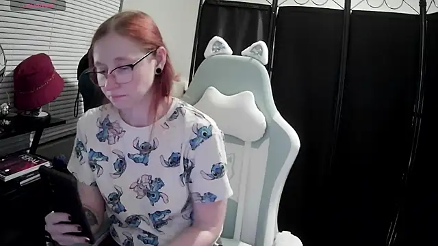 Snapshot of LilyFoxxx chatting on 03.14.25 LilyFoxxx online show from 03.14.25