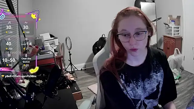 Snapshot of LilyFoxxx chatting on 10.03.25 LilyFoxxx online show from 10.03.25