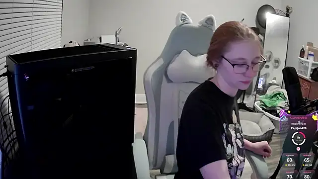 Snapshot of LilyFoxxx chatting on 10.27.25 LilyFoxxx online show from 10.27.25