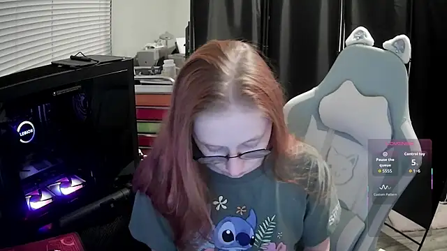 LilyFoxxx online show from 06.17.26