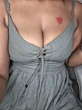 Snapshot of Aaliyalove1 chatting on 03.19.25 Aaliyalove1 online show from 03.19.25