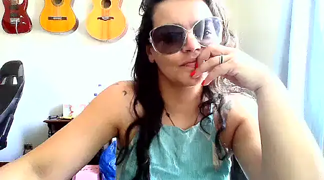 Snapshot of escritorasafada chatting on 01.10.25 escritorasafada online show from 01.10.25