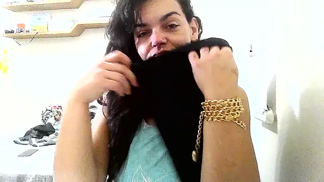 Snapshot of escritorasafada chatting on 03.20.26 escritorasafada online show from 03.20.26