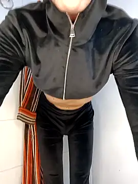 Snapshot of Skinnyshiny_boy chatting on 01.07.26 Skinnyshiny boy online show from 01.07.26