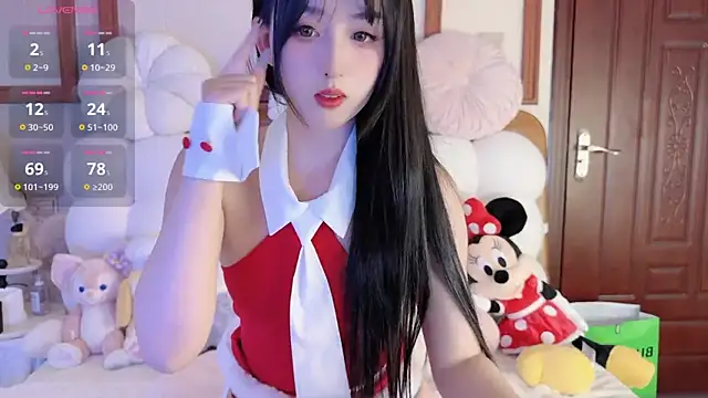 Unique-yiyi online show from 12.24.24