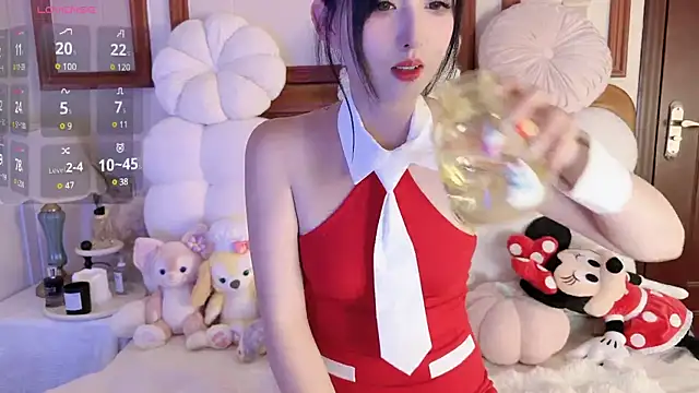 Unique-yiyi online show from 12.24.24