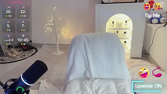 Unique-yiyi online show from 02.13.25