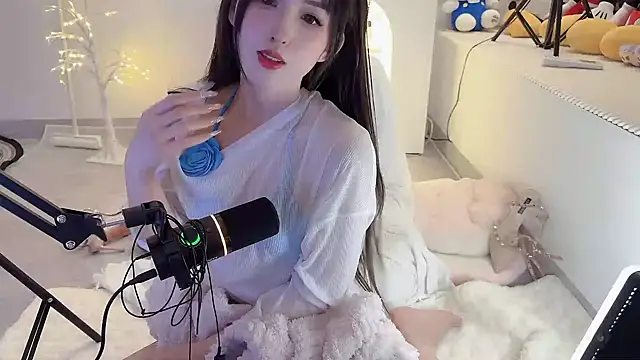 Unique-yiyi online show from 02.20.25