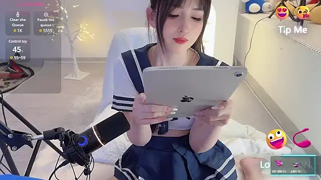 Unique-yiyi online show from 02.22.25