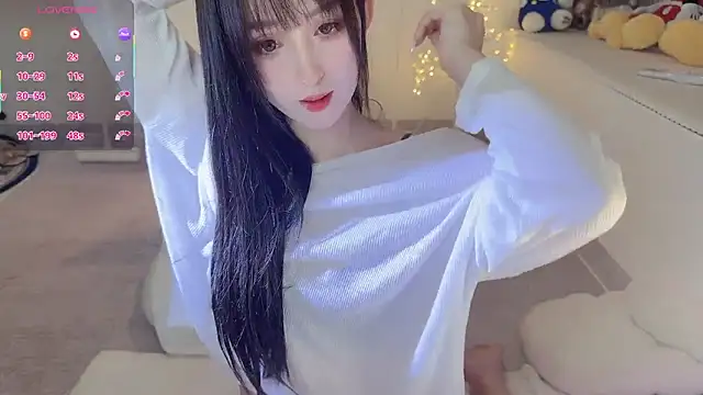 Unique-yiyi online show from 10.21.25