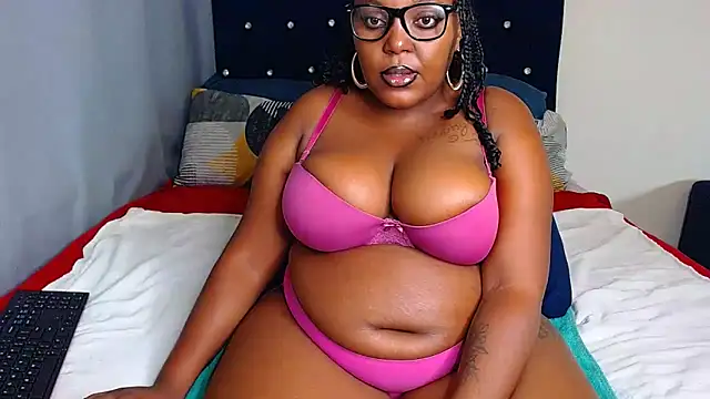 Snapshot of CHERRYYUMMY chatting on 03.10.25 CHERRYYUMMY online show from 03.10.25