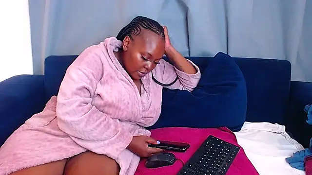 Snapshot of CHERRYYUMMY chatting on 09.28.25 CHERRYYUMMY online show from 09.28.25