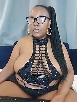 Snapshot of CHERRYYUMMY chatting on 10.24.25 CHERRYYUMMY online show from 10.24.25