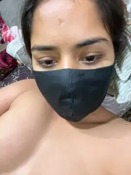 Snapshot of Black_Glow chatting on 12.09.24 Black Glow online show from 12.09.24