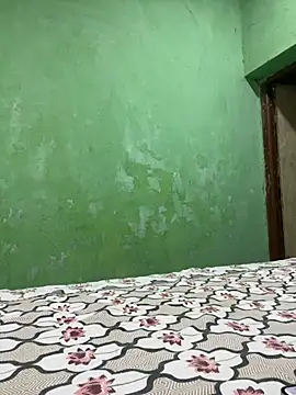 Snapshot of Black_Glow chatting on 12.31.24 Black Glow online show from 12.31.24