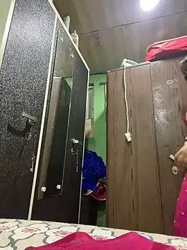 Snapshot of Black_Glow chatting on 01.12.25 Black Glow online show from 01.12.25