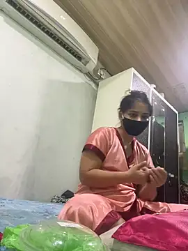 Snapshot of Black_Glow chatting on 03.17.25 Black Glow online show from 03.17.25