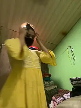 Snapshot of Black_Glow chatting on 03.19.25 Black Glow online show from 03.19.25