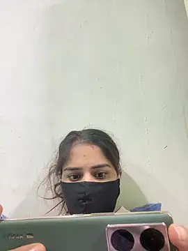 Snapshot of Black_Glow chatting on 03.21.25 Black Glow online show from 03.21.25