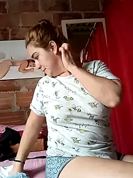 Snapshot of alexax0 chatting on 02.04.25 alexax0 online show from 02.04.25