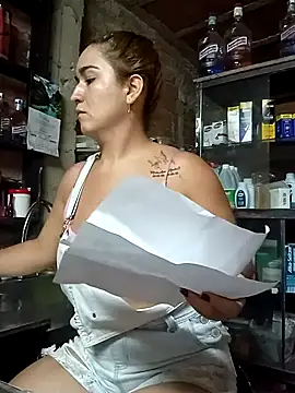 Snapshot of alexax0 chatting on 02.05.25 alexax0 online show from 02.05.25