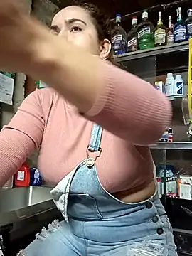 Snapshot of alexax0 chatting on 02.18.25 alexax0 online show from 02.18.25