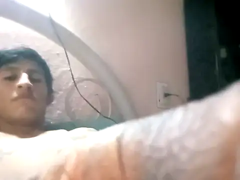 Snapshot of carloshot31 chatting on 01.16.25 carloshot31 online show from 01.16.25