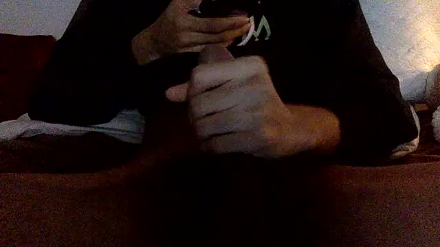 Snapshot of cuckoldmygf chatting on 01.28.25 cuckoldmygf online show from 01.28.25