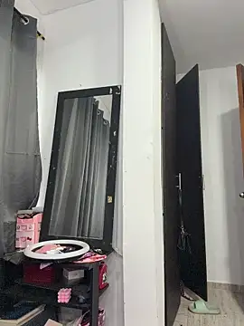 Aaliyah Salma online show from 07.11.26