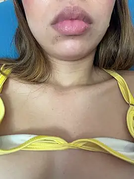 Aaliyah Salma online show from 07.12.26