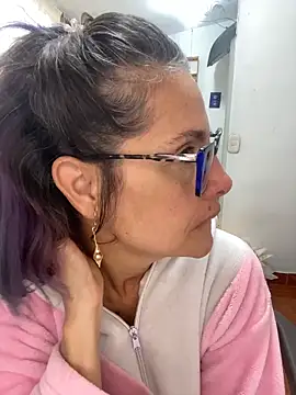 Snapshot of Goddess-Love- chatting on 05.06.26 Goddess-Love- online show from 05.06.26